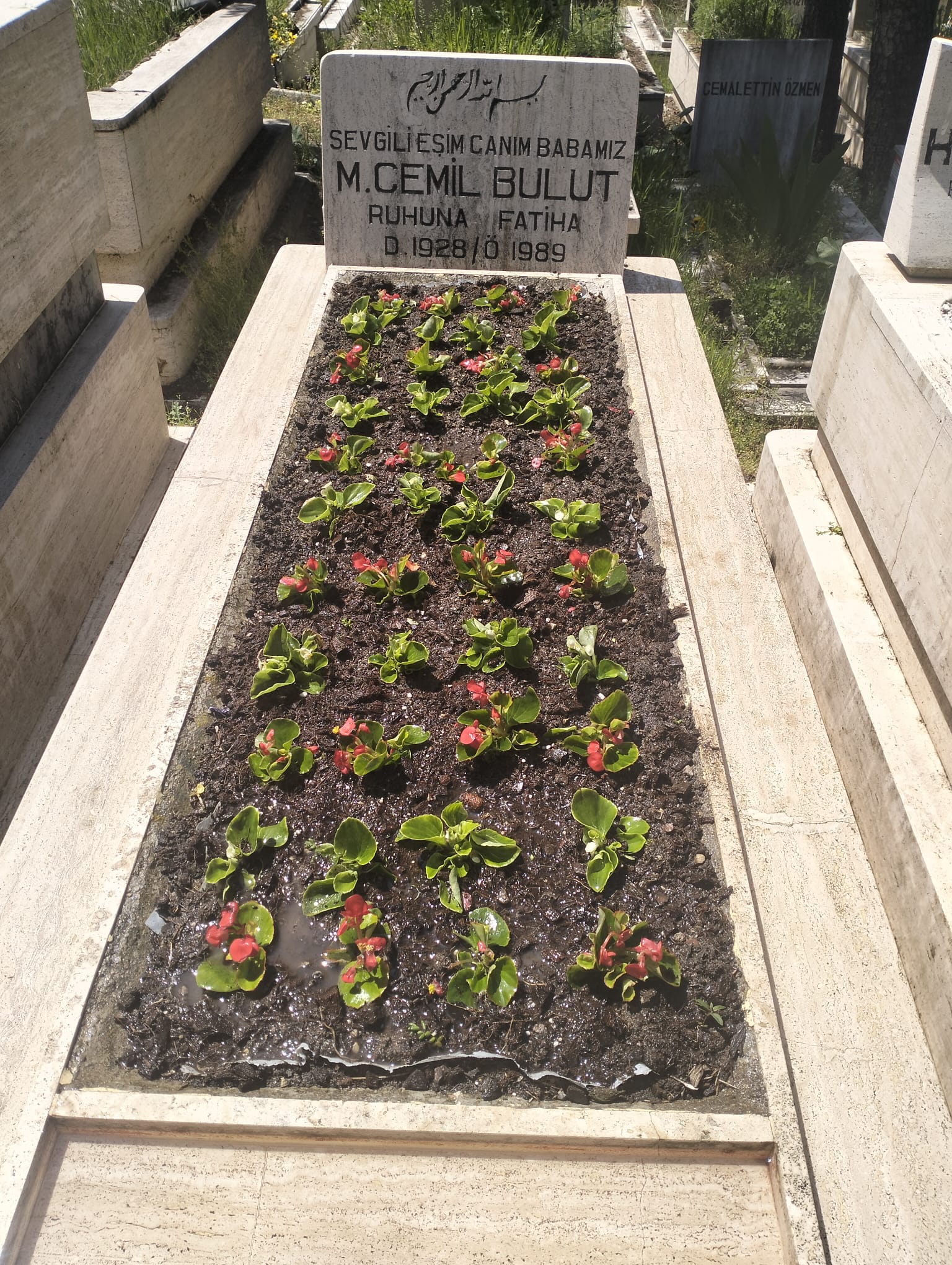 Pursaklar Mezar Bakım Bölgesinde Mezar Temizliği Nasıl Yapılır? Rehber